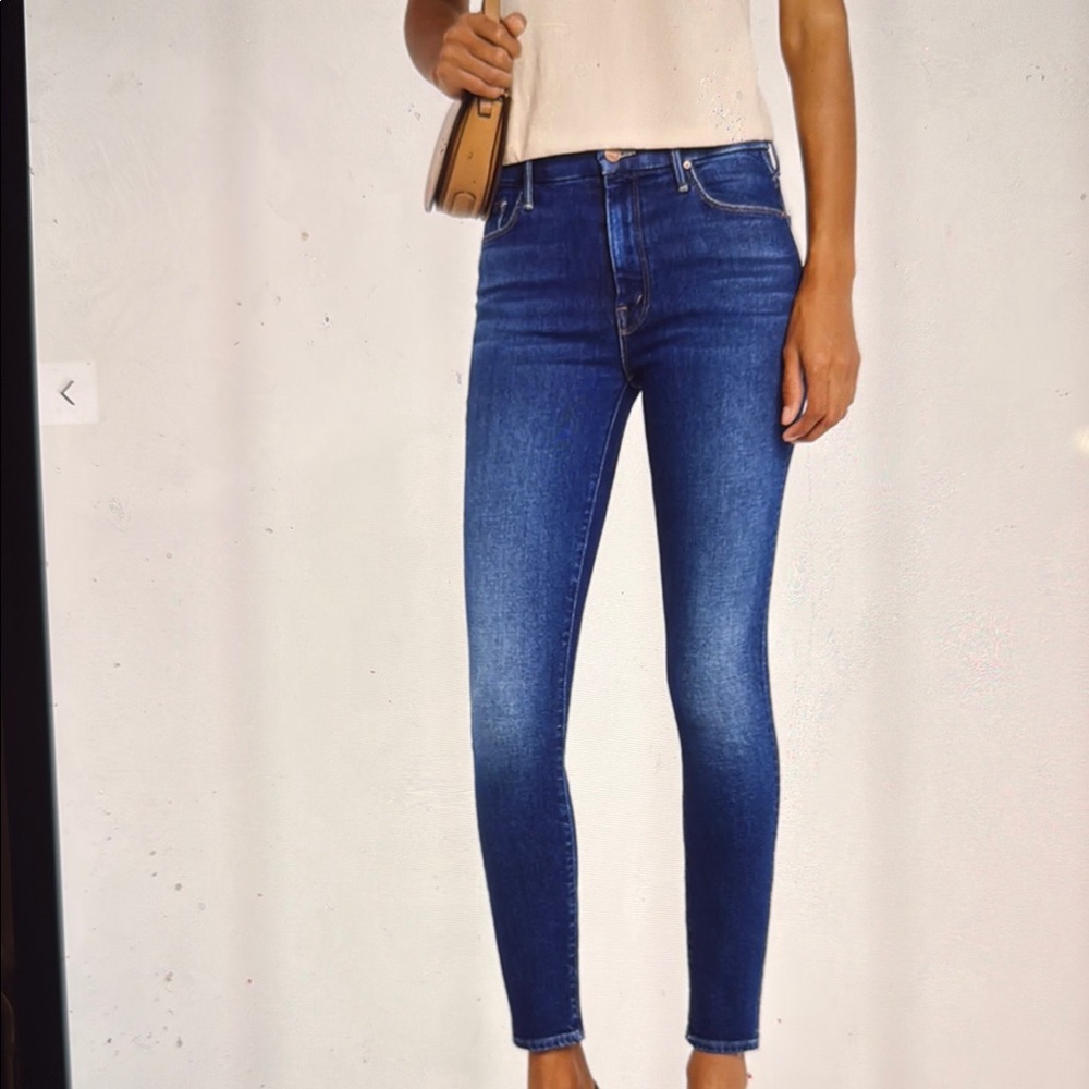 MOTHER THE LOOKER ANKLE CROPPED  SIZE 26
Tongue And Chic
